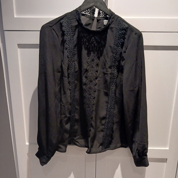 New Black Contrast Lace Blouse - Picture 6 of 10